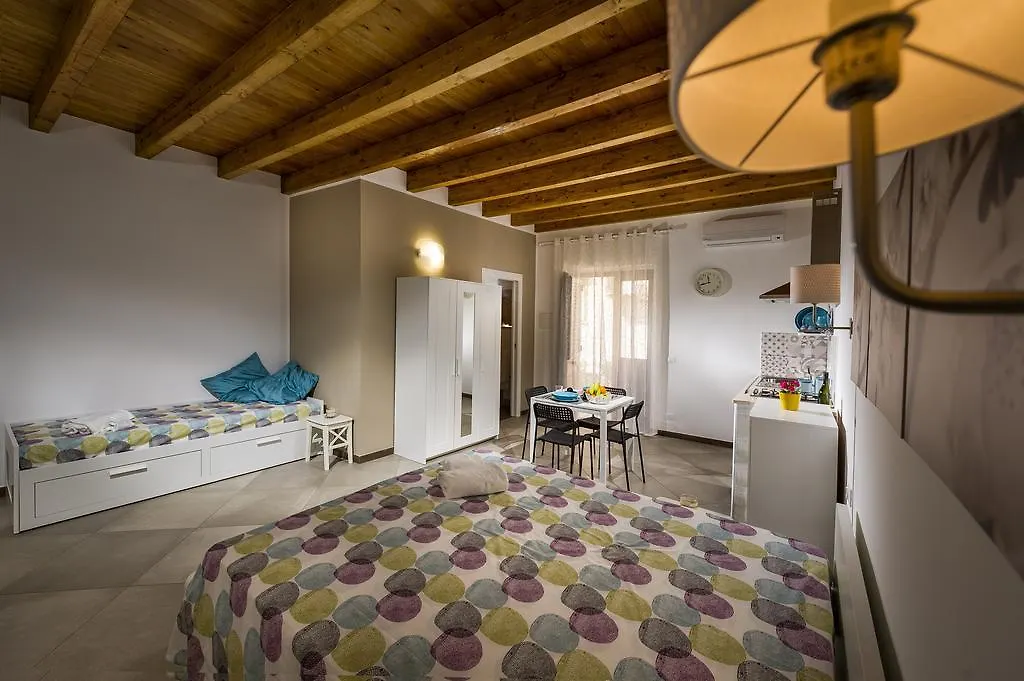 카스텔라마레델골포 Il Cortile 아파트