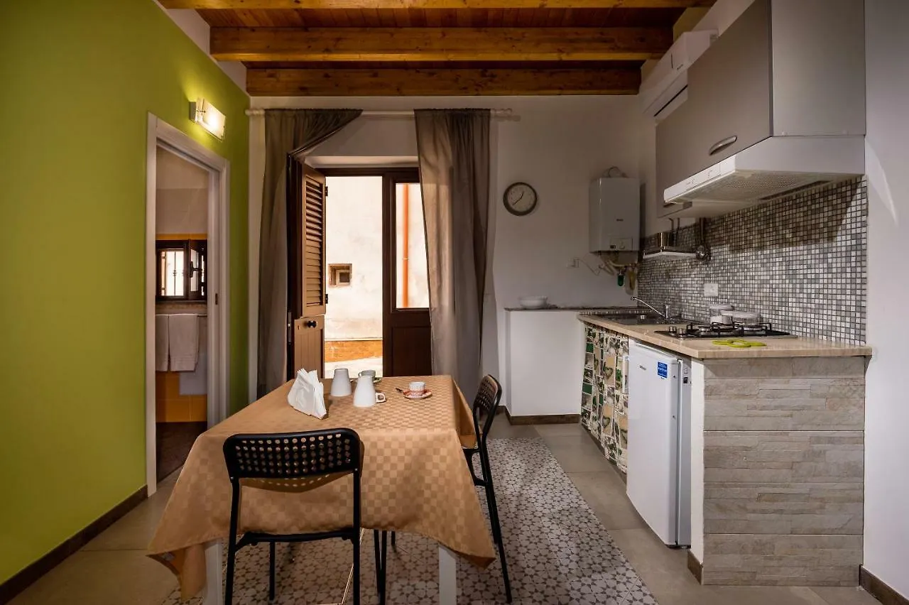 카스텔라마레델골포 Il Cortile 아파트